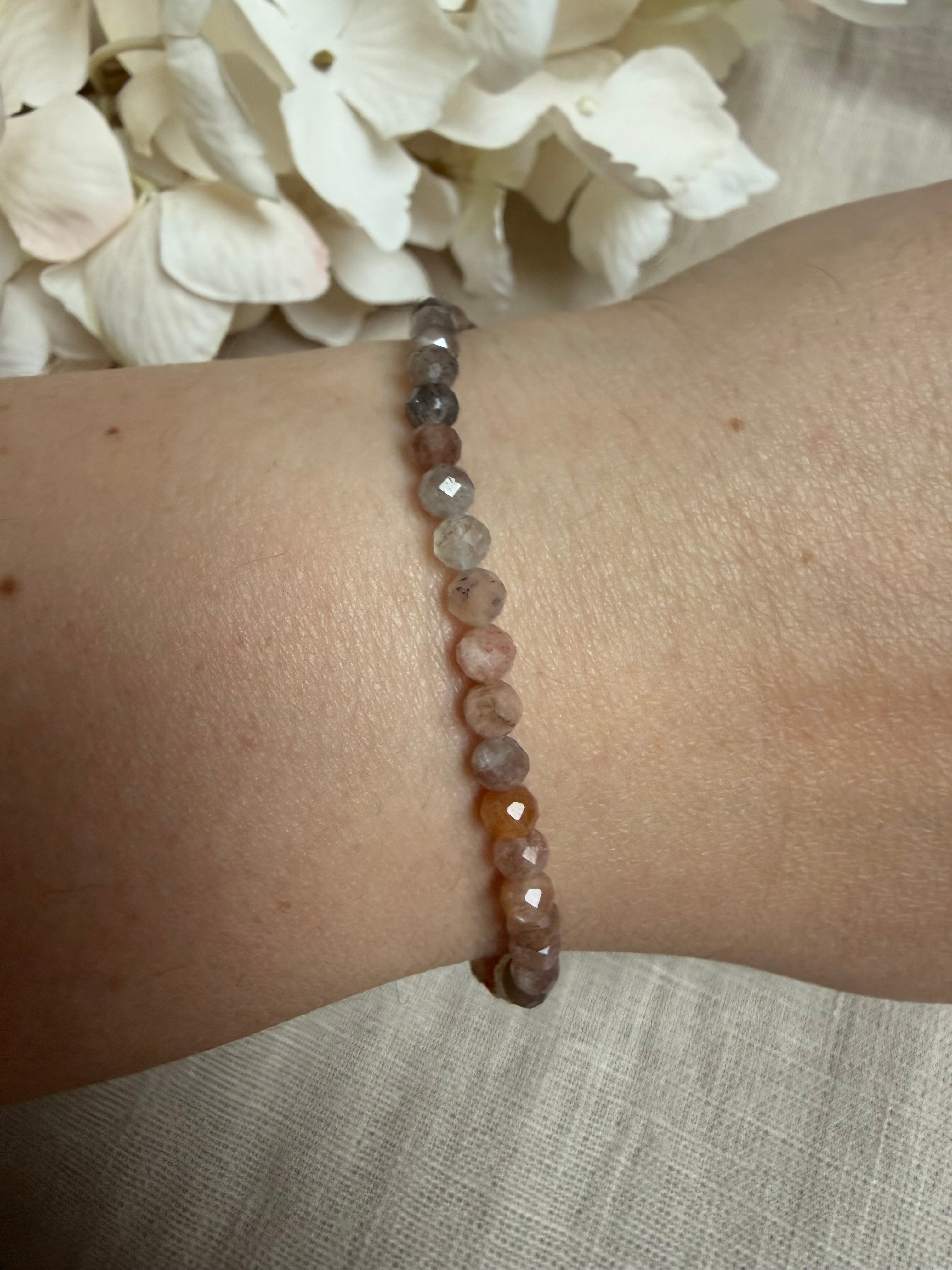 ✨ Mondstein Armband – Intuition & innere Balance