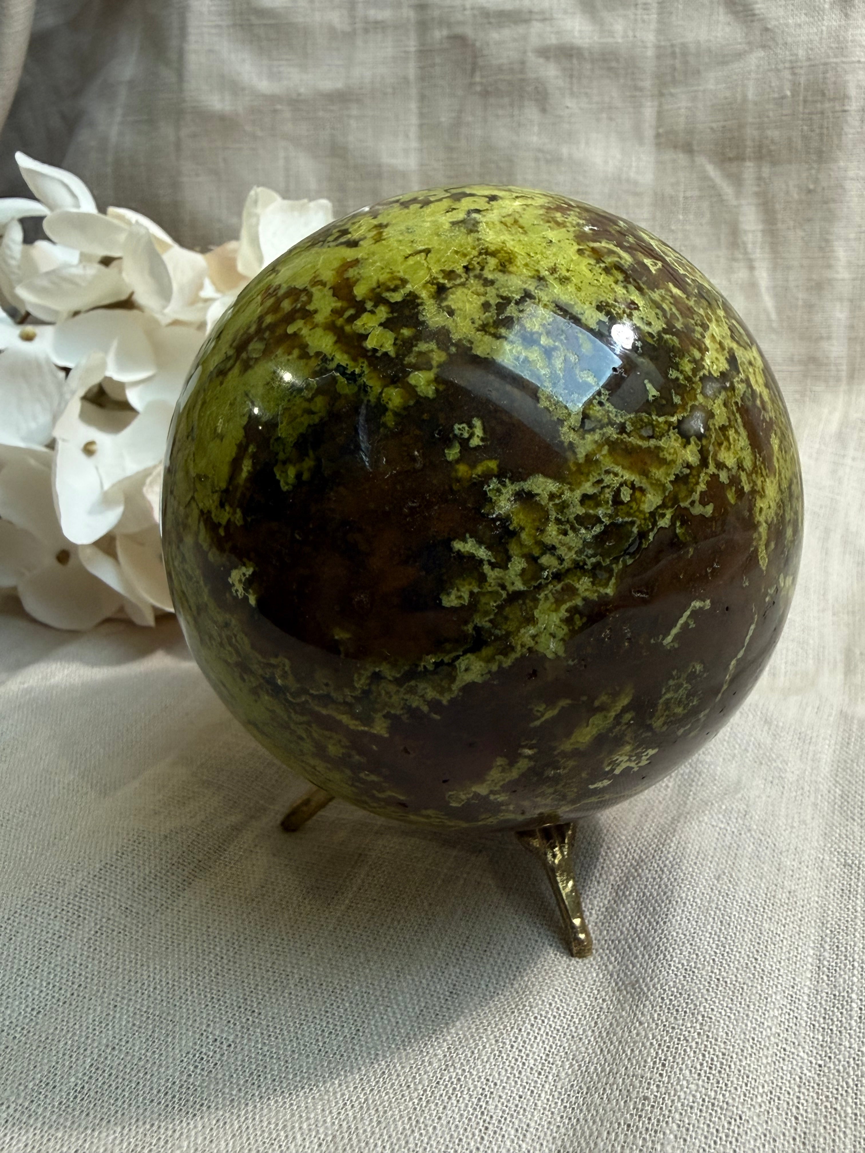 Grüner Opal Kugel