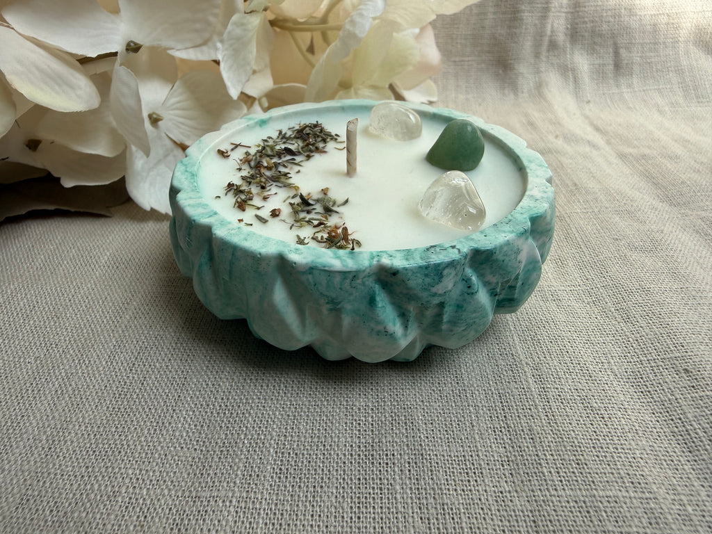 🌿 Handgemachte Ritualkerze – Klarheit & Balance