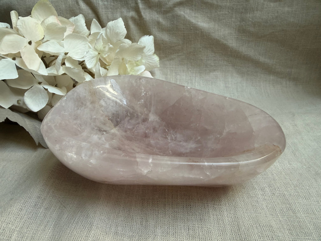 🌸 Rosenquarz Schale – Natürliche Schönheit für deine kleinen Schätze