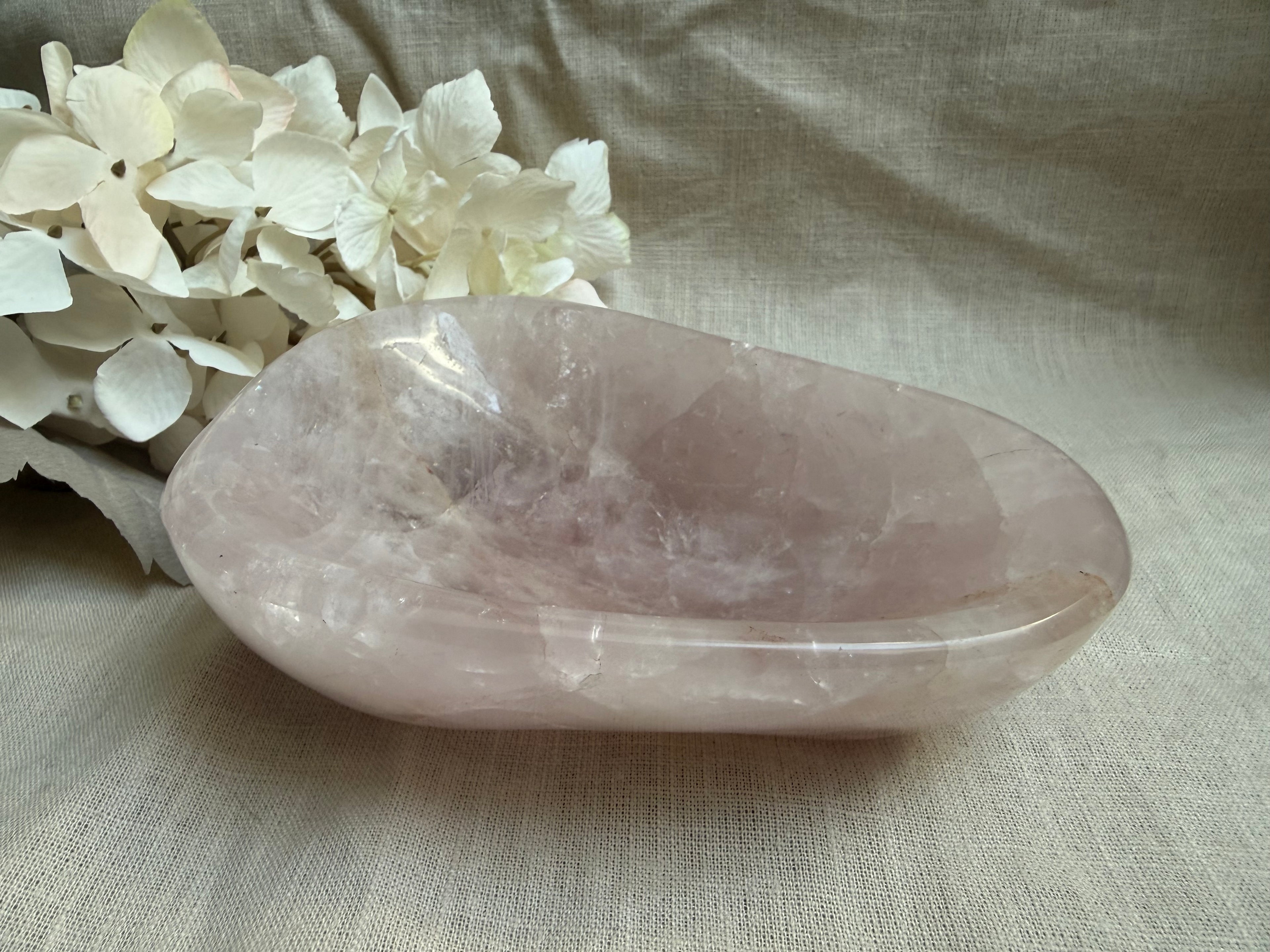 🌸 Rosenquarz Schale – Natürliche Schönheit für deine kleinen Schätze