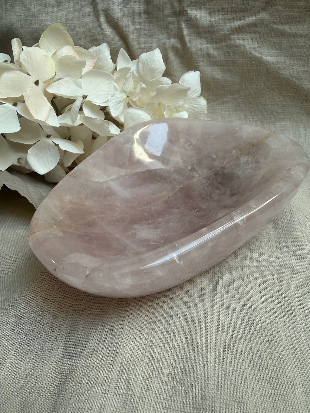 🌸 Rosenquarz Schale – Natürliche Schönheit für deine kleinen Schätze