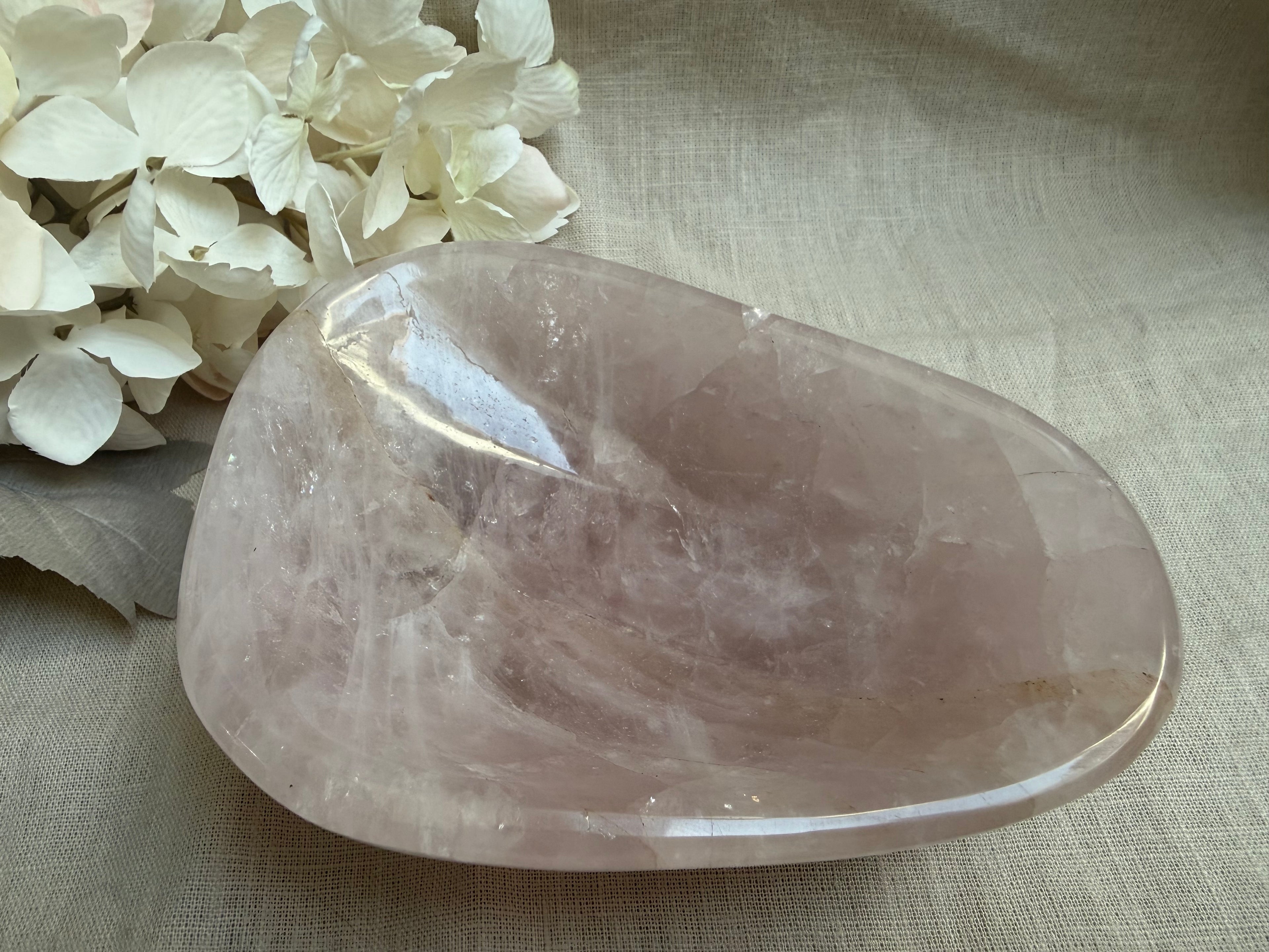 🌸 Rosenquarz Schale – Natürliche Schönheit für deine kleinen Schätze
